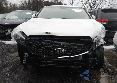 2019 Kia Sorento 2.4L Lx из США, поврежденный, VIN 5XYPG4A39KG576838